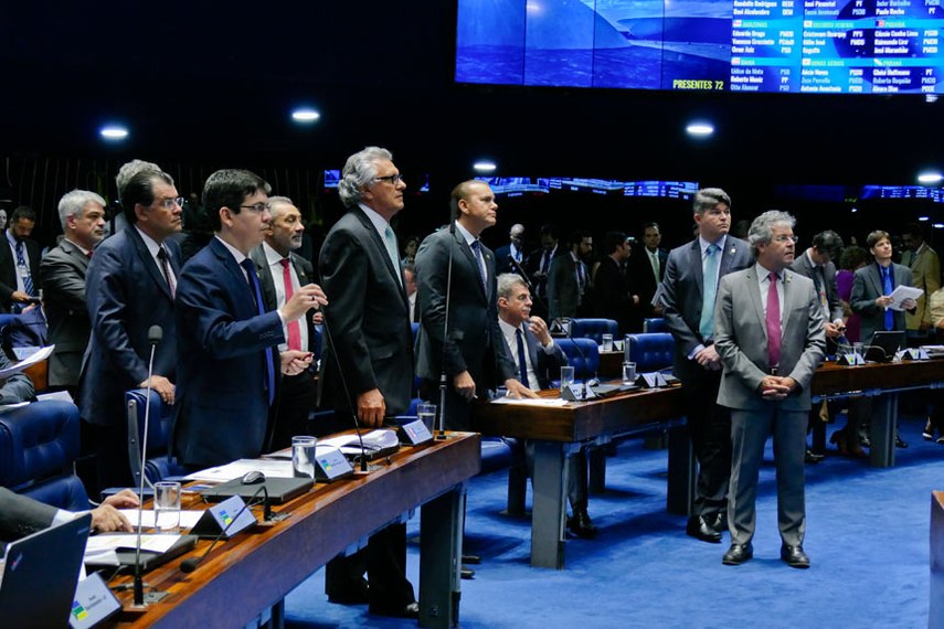 Plenário começa a debater financiamento de campanha